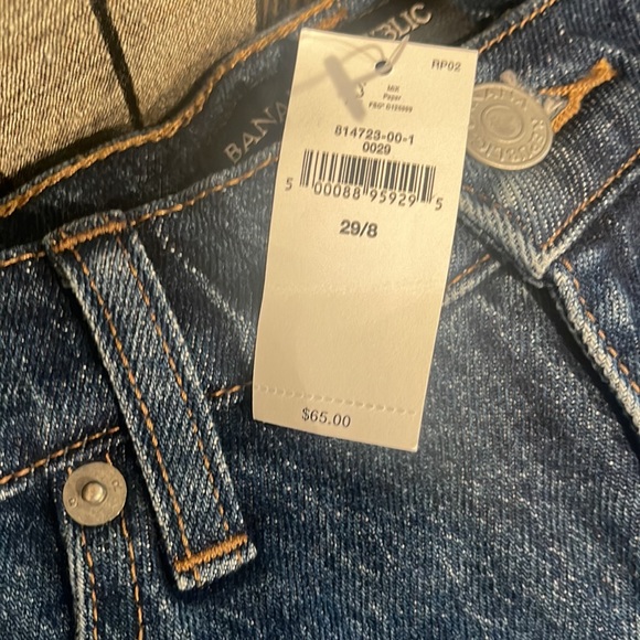 Banana Republic Factory Girlfriend Denim Short Sz.8 NWT - Picture 4 of 5